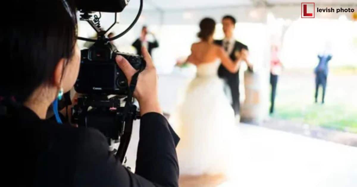 How To Photograph A Wedding Alone?