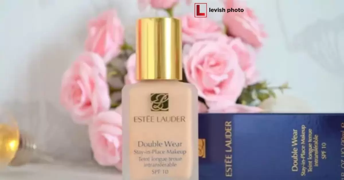 Does Estee Lauder Double Wear photograph well?